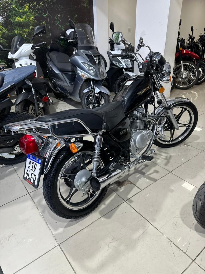 Motos - Suzuki GN 125 2023 Nafta 10700Km - En Venta