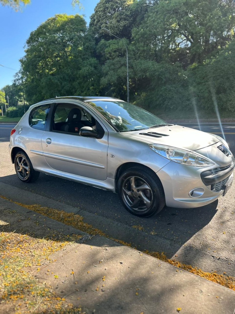 Autos - Peugeot 207 QUICKSILVER 2010 Nafta 142000Km - En Venta