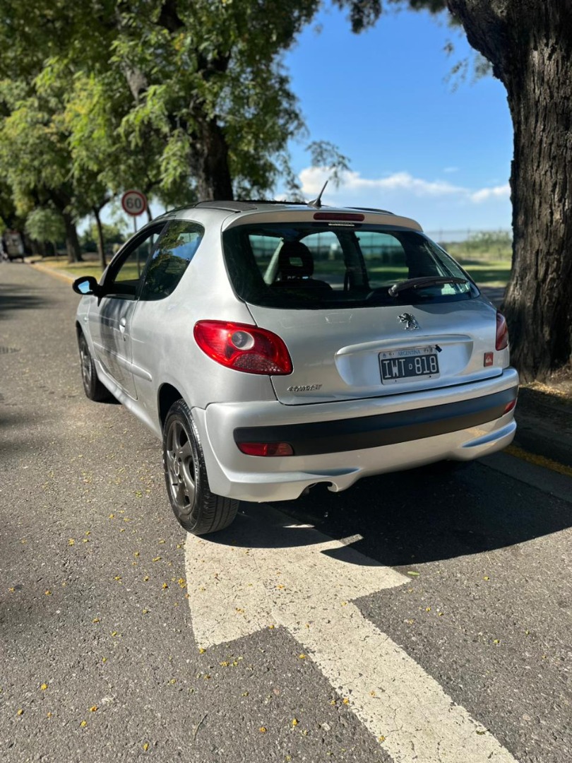 Autos - Peugeot 207 QUICKSILVER 2010 Nafta 142000Km - En Venta