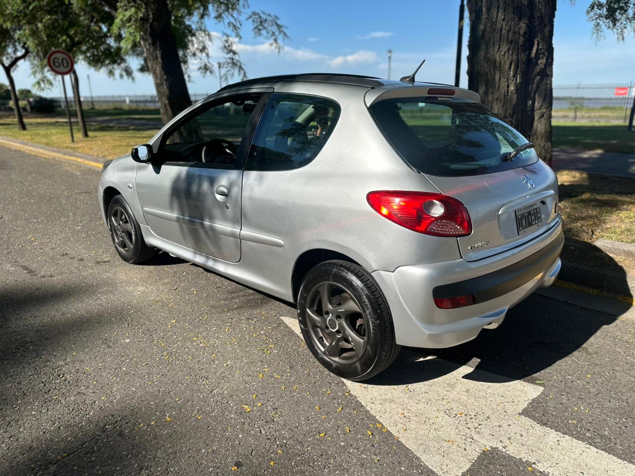 Autos - Peugeot 207 QUICKSILVER 2010 Nafta 142000Km - En Venta