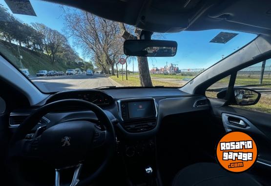 Autos - Peugeot 208 ALLURE AUTOMATICO 2016 Nafta 82000Km - En Venta
