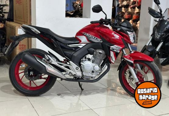 Motos - Honda CBX TWISTER 250 2022 Nafta 9400Km - En Venta
