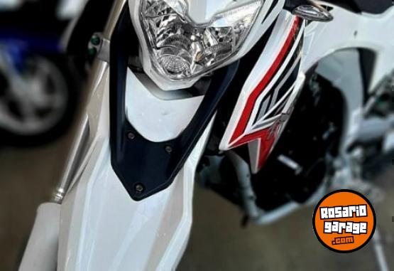 Motos - Corven TRIAX TXR 250 L 2022 Nafta 1Km - En Venta