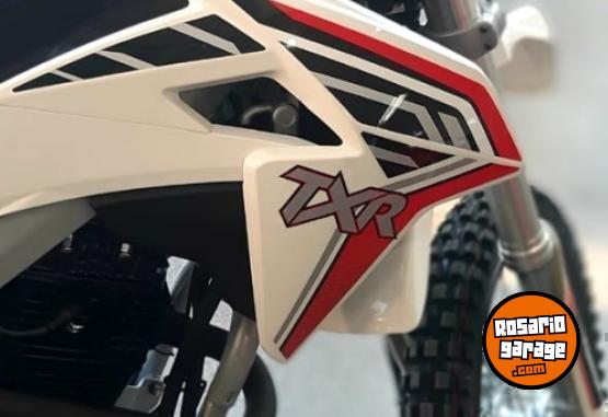 Motos - Corven TRIAX TXR 250 L 2022 Nafta 1Km - En Venta