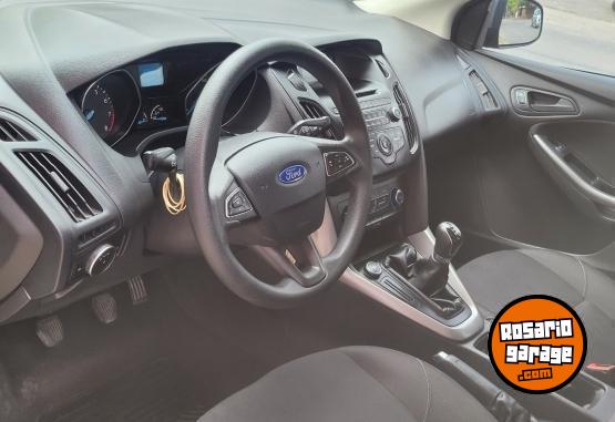 Autos - Ford FOCUS III S.  4 PTAS 2016 Nafta 95000Km - En Venta
