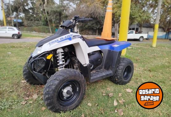 Cuatris y UTVs - Polaris Trail blazer automático 2014 GNC 4500Km - En Venta