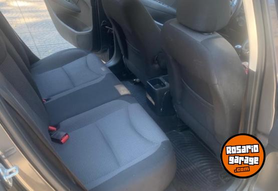 Autos - Peugeot 308 Allure con Navegador 2015 Nafta 135000Km - En Venta