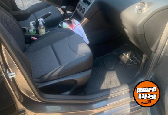 Autos - Peugeot 308 Allure con Navegador 2015 Nafta 135000Km - En Venta