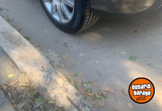 Autos - Peugeot 308 Allure con Navegador 2015 Nafta 135000Km - En Venta