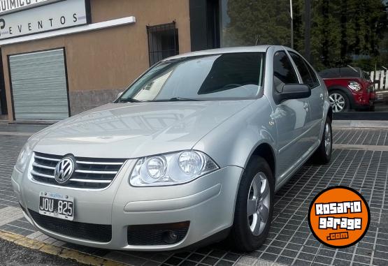 Autos - Volkswagen BORA 2.0 2011 Nafta 165000Km - En Venta