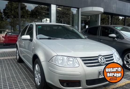 Autos - Volkswagen BORA 2.0 2011 Nafta 165000Km - En Venta