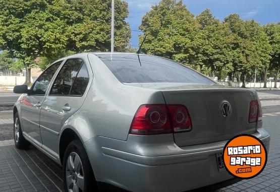 Autos - Volkswagen BORA 2.0 2011 Nafta 165000Km - En Venta