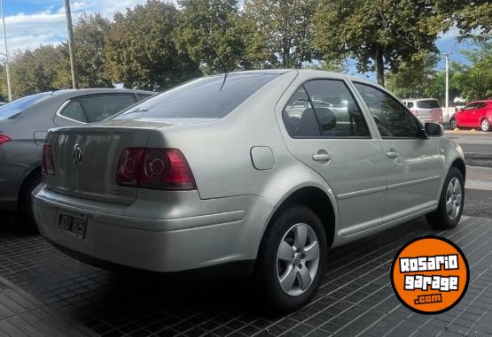 Autos - Volkswagen BORA 2.0 2011 Nafta 165000Km - En Venta