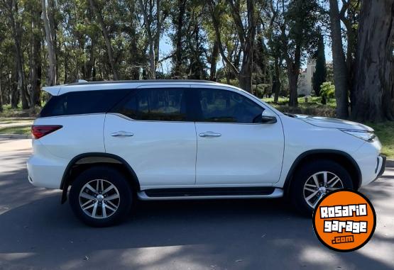 Camionetas - Toyota SW4 SRX AT 2020 Diesel 118000Km - En Venta