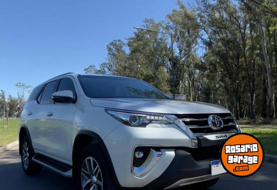 Camionetas - Toyota SW4 SRX AT 2020 Diesel 118000Km - En Venta