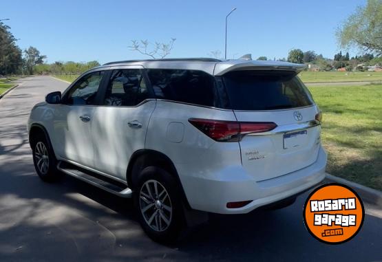 Camionetas - Toyota SW4 SRX AT 2020 Diesel 118000Km - En Venta