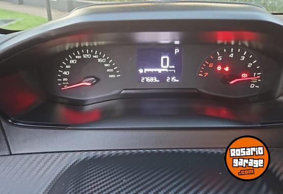 Autos - Peugeot 208 ALLURE 2024 Nafta 28000Km - En Venta