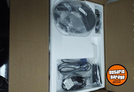 Informática - Monitor LG 19 pulgadas, mouse inalámbrico - En Venta