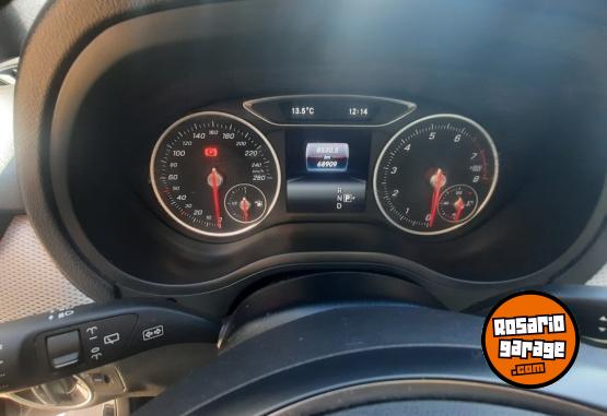 Autos - Mercedes Benz B 200 CITY 2018 Nafta 68000Km - En Venta