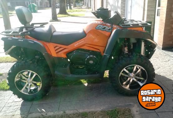 Cuatris y UTVs - CF Mountaineer 800 LTD 2021  2350Km - En Venta