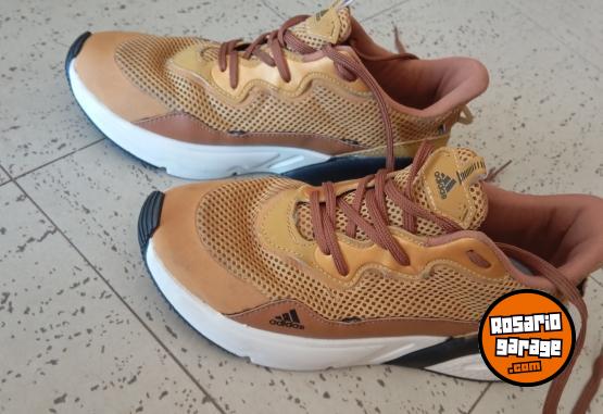 Indumentaria - zapatillas adidas como nuevas - En Venta