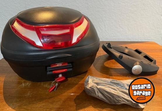Accesorios para Motos - Baulera Top Case Givi + Base Monolock 35 Lt Grande para moto - En Venta