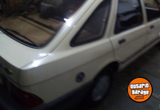 Autos - Ford Sierra 1.6 1986 Nafta 130000Km - En Venta
