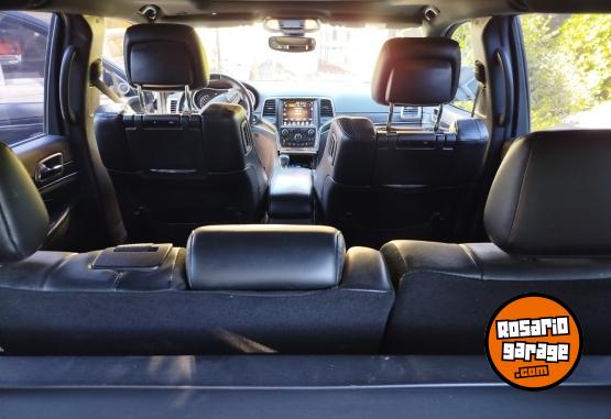 Camionetas - Jeep Grand cherokee límited 2017 Nafta 120000Km - En Venta
