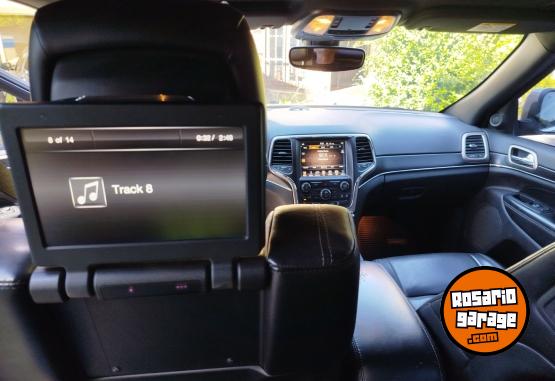 Camionetas - Jeep Grand cherokee límited 2017 Nafta 120000Km - En Venta