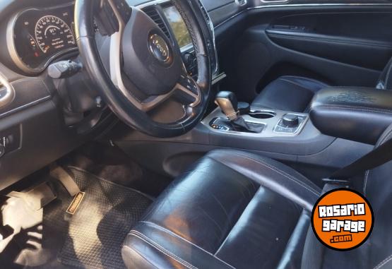 Camionetas - Jeep Grand cherokee límited 2017 Nafta 120000Km - En Venta