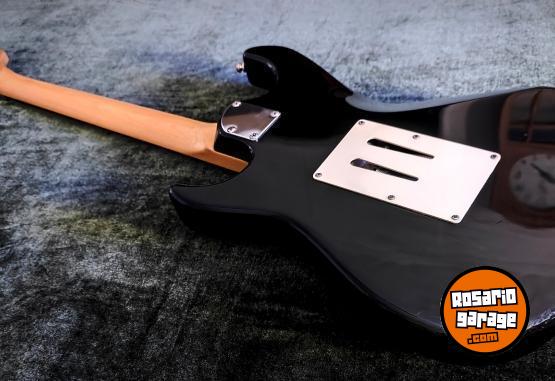Instrumentos Musicales - Squier Stagemaster Standard Series - En Venta