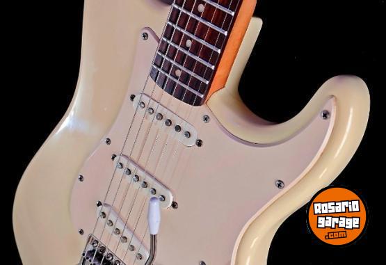 Instrumentos Musicales - Squier Stratocaster - En Venta