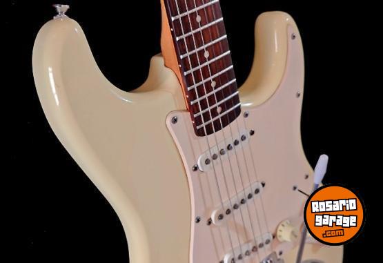 Instrumentos Musicales - Squier Stratocaster - En Venta