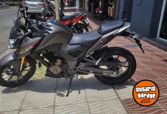 Motos - Honda CB300 F 2024 Nafta 1400Km - En Venta