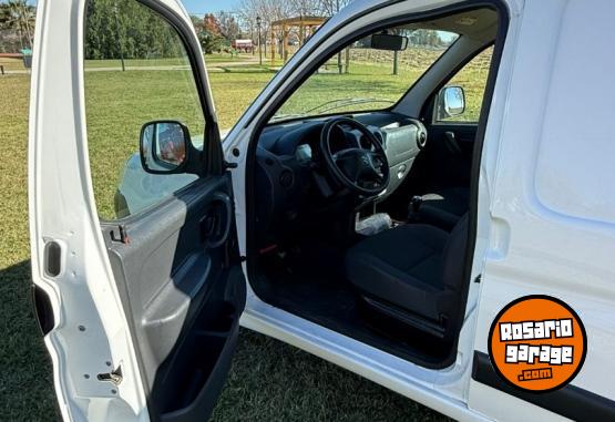 Utilitarios - Citroen Berlingo furgon 2021 Diesel 78000Km - En Venta