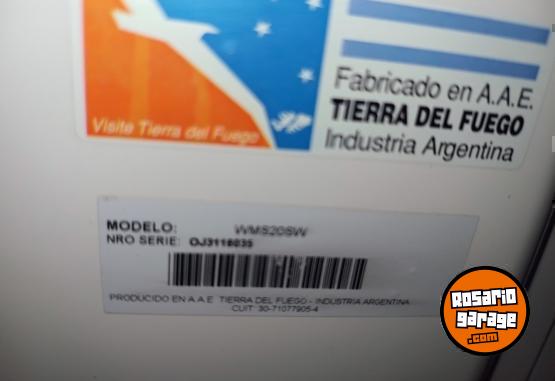 Hogar - Microondas Whirlpool modelo WMS205S 20 litros Impecable!!! - En Venta