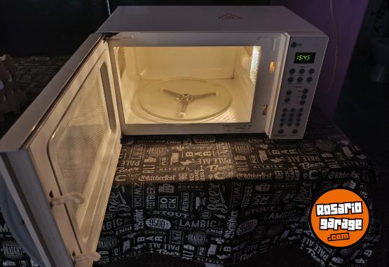 Hogar - Microondas Whirlpool modelo WMS205S 20 litros Impecable!!! - En Venta
