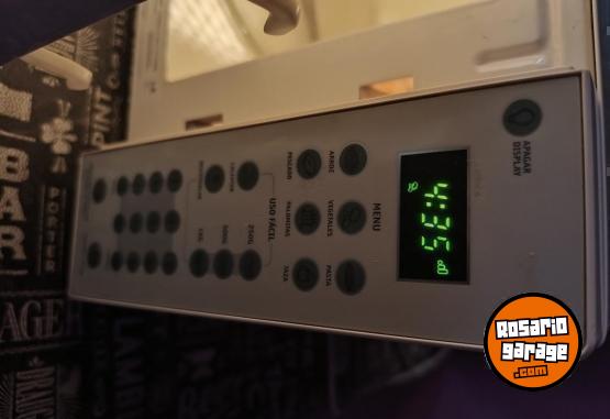 Hogar - Microondas Whirlpool modelo WMS205S 20 litros Impecable!!! - En Venta