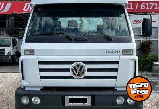 Camiones y Gras - VW 17.220 Ao 2015 Volcador - En Venta