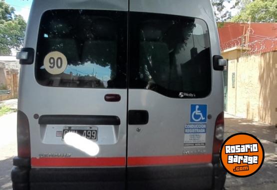 Utilitarios - Renault minibus 2008 Diesel 400000Km - En Venta