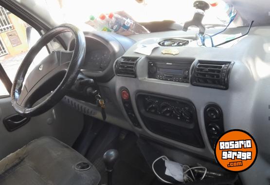 Utilitarios - Renault minibus 2008 Diesel 400000Km - En Venta