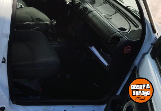 Utilitarios - Renault kangoo 2014 GNC 152000Km - En Venta