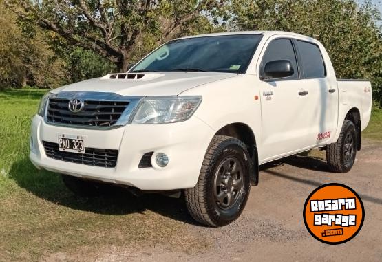 Camionetas - Toyota Hilux DX Pack 2.5TDI 4X4 2015 Diesel 90000Km - En Venta
