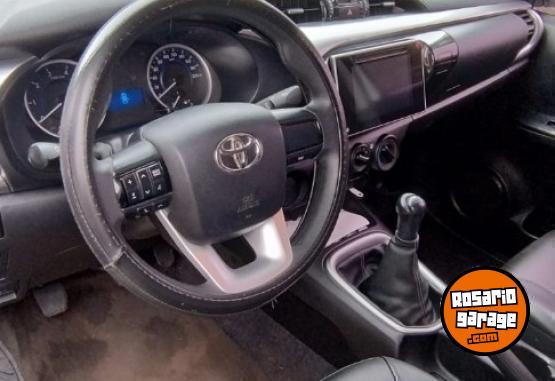 Camionetas - Toyota Hilux 2019 Diesel 84000Km - En Venta