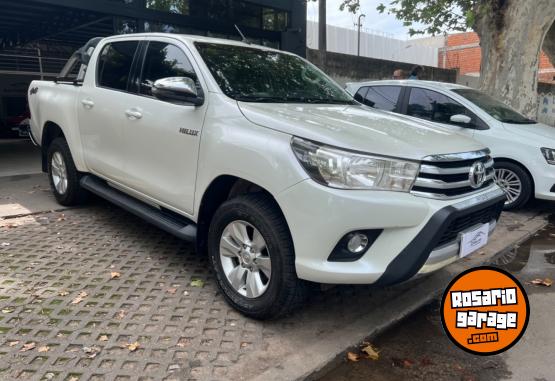 Camionetas - Toyota Hilux Srv 4x4 2018 Diesel 120000Km - En Venta