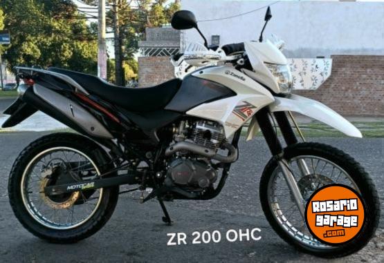 Motos - Zanella Zr 200 Ohc 2019 Nafta 10400Km - En Venta