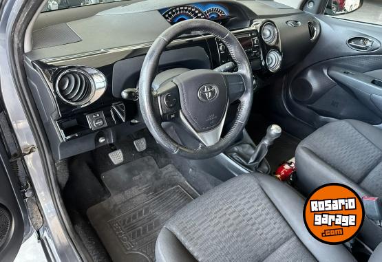 Autos - Toyota ETIOS XLS 4 PUERTAS 2016 Nafta 159995Km - En Venta