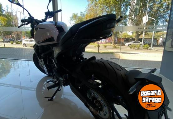Motos - Otra marca Seiemmezzo STR 650 2025 Nafta 0Km - En Venta