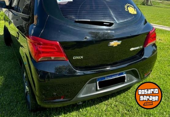 Autos - Chevrolet Onix 2018 Nafta 117000Km - En Venta
