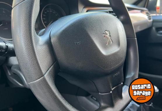 Autos - Peugeot 301 Allure 2017 Nafta 60000Km - En Venta